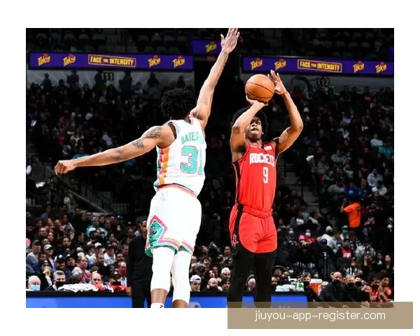 火箭或后悔交易怀特18分钟轰27分三分准心惊人