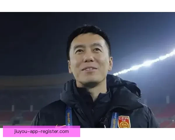 38岁助教锁喉16岁新星 国少溃败后爆发冲突一路追骂推搡引发关注